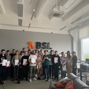 Наши резиденты проходят стажировку в ИТ-компании BSL - КИБЕРшкола программирования для детей, компьютерные курсы для школьников, начинающих и подростков - KIBERone г. Екатеринбург